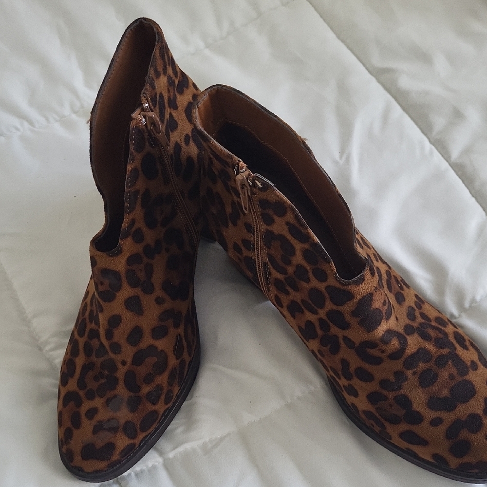 Pierre Dumas Leopard Print Ankle Boots